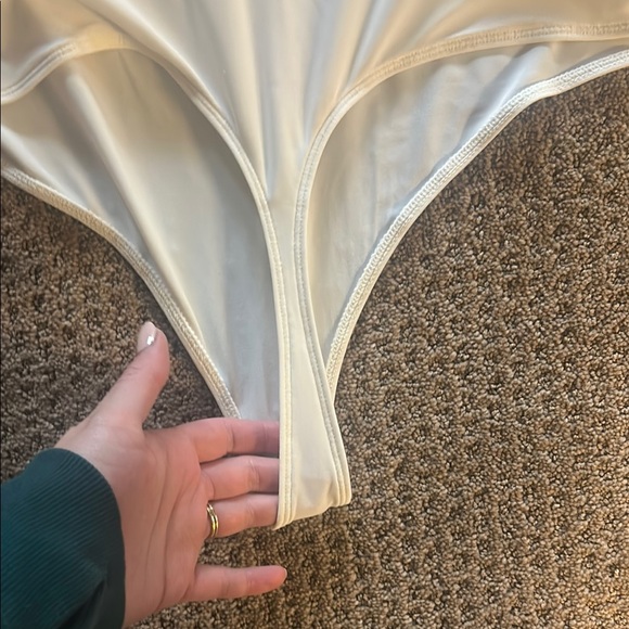 NWT Elegant Cream Long Sleeve Bodysuit - Picture 8 of 10